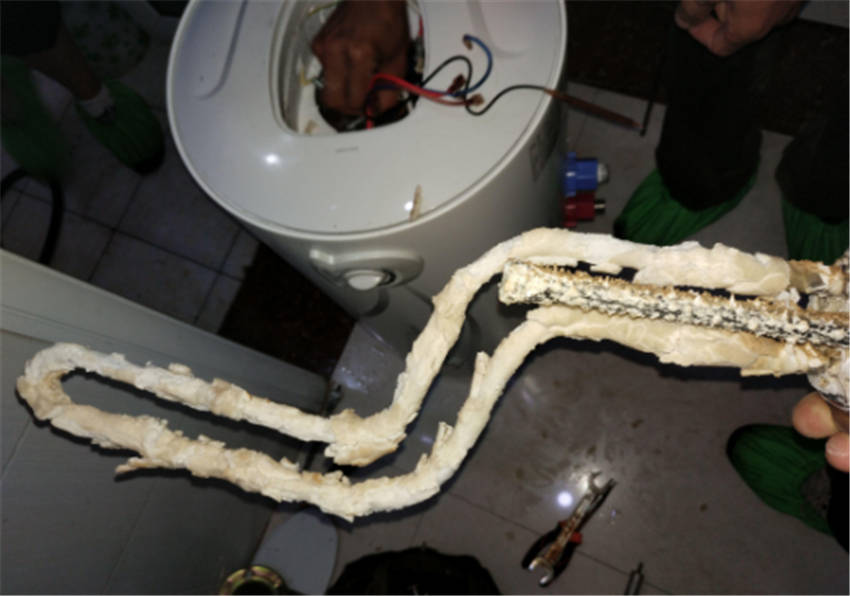 为何大部分人宁愿高价买燃气热水器也不选电热水器?仅