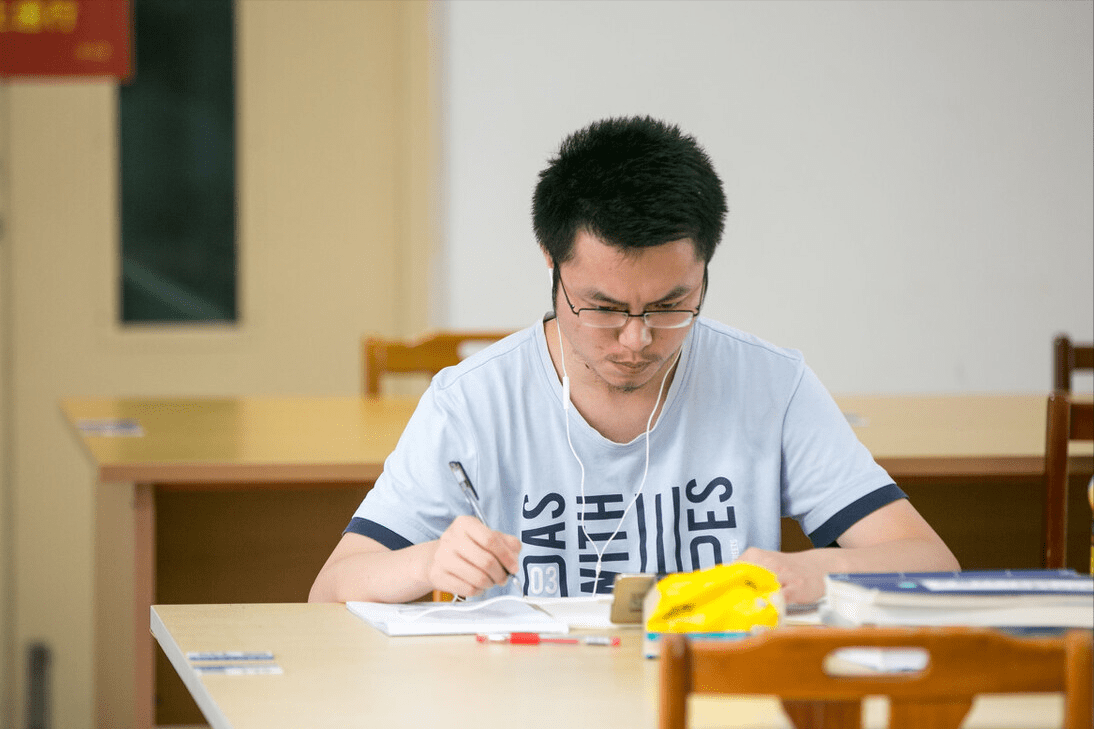 原创为啥招个男研究生这么难导师不经意的抱怨揭露男生考研的痛处