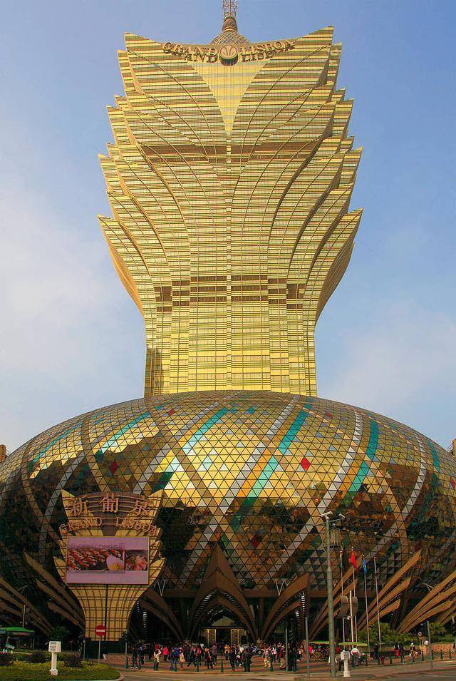 原创"赌王"何鸿燊打造的澳门第一高楼,曾入选世界20座标志性建筑