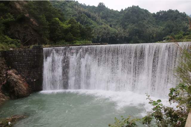 资源户外观光之地龙溪水库,景色美如画