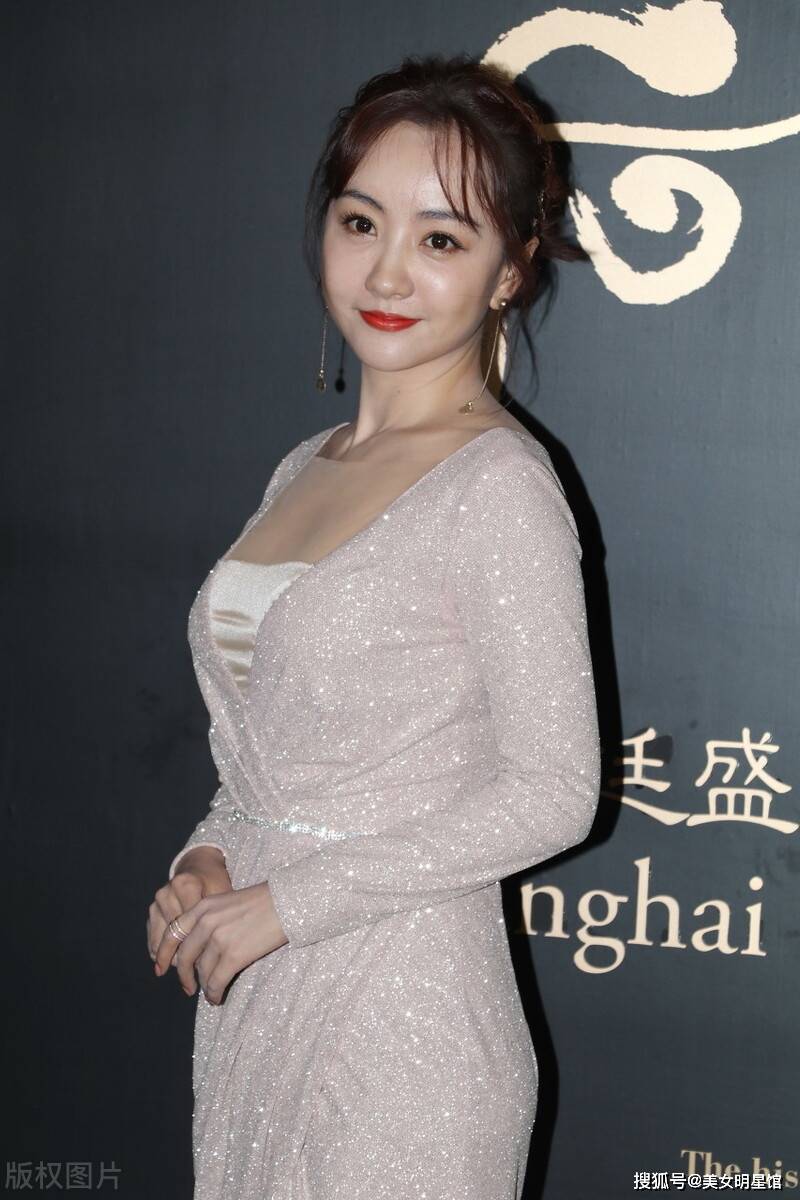 40岁杨蓉,甜美可人身材火辣,这位女神着实性感迷人!