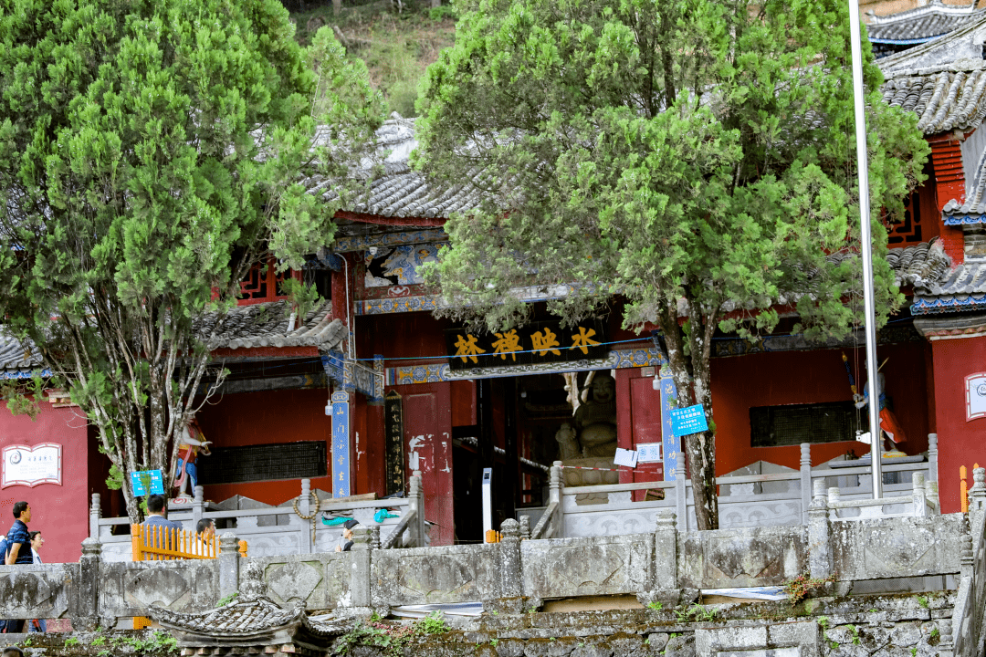 "水映寺,寺映水,水从寺中流—市级文保单位水映寺_腾冲县