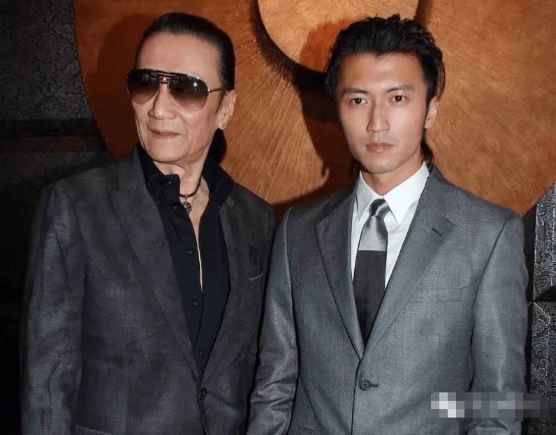 还记得38年前刘德华亲吻的婴儿吗?如今已经成为家喻户晓的巨星?