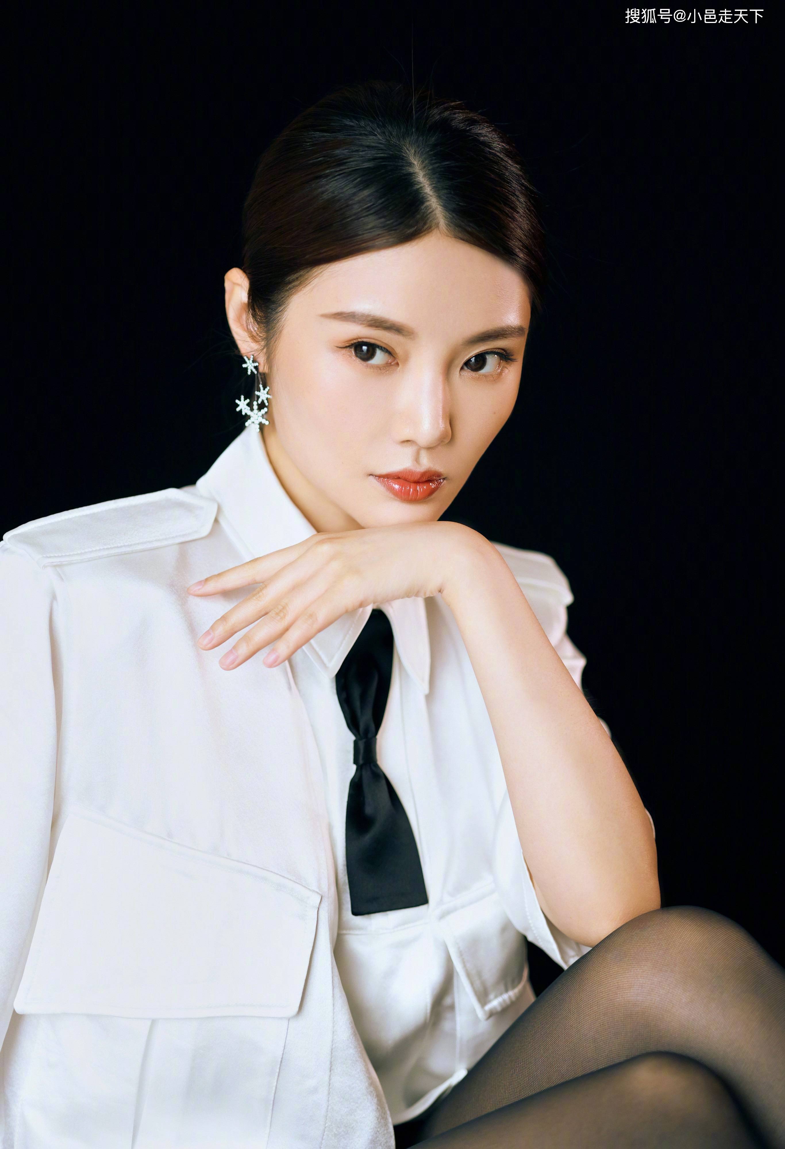 徐冬冬领带白衬衫性感合集