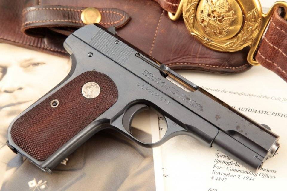柯尔特m1908型将官版手枪,也是巴顿在二战时期的官方佩枪.