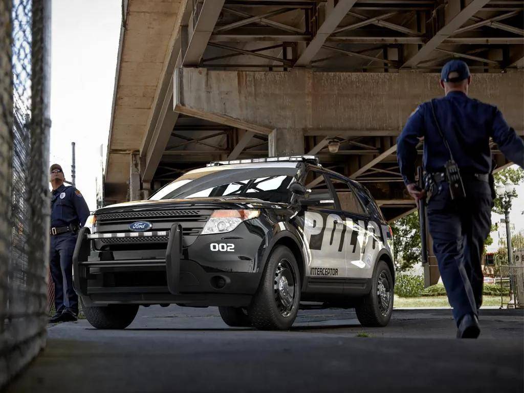 警车