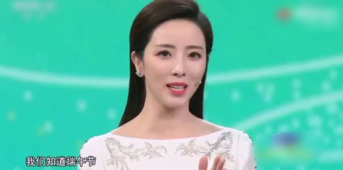 原创央视主持天团罕见齐聚,康辉稳居c位,李思思董卿朱迅均未现身?