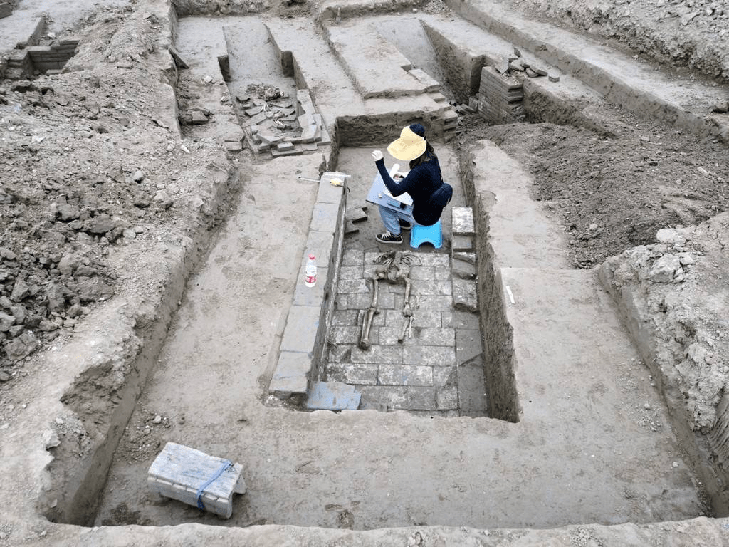 湖北襄阳发现二十多座唐代古墓葬
