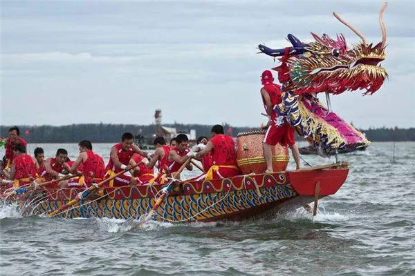 原创端午节仅起源于祭奠屈原赛龙舟的习俗已道出答案