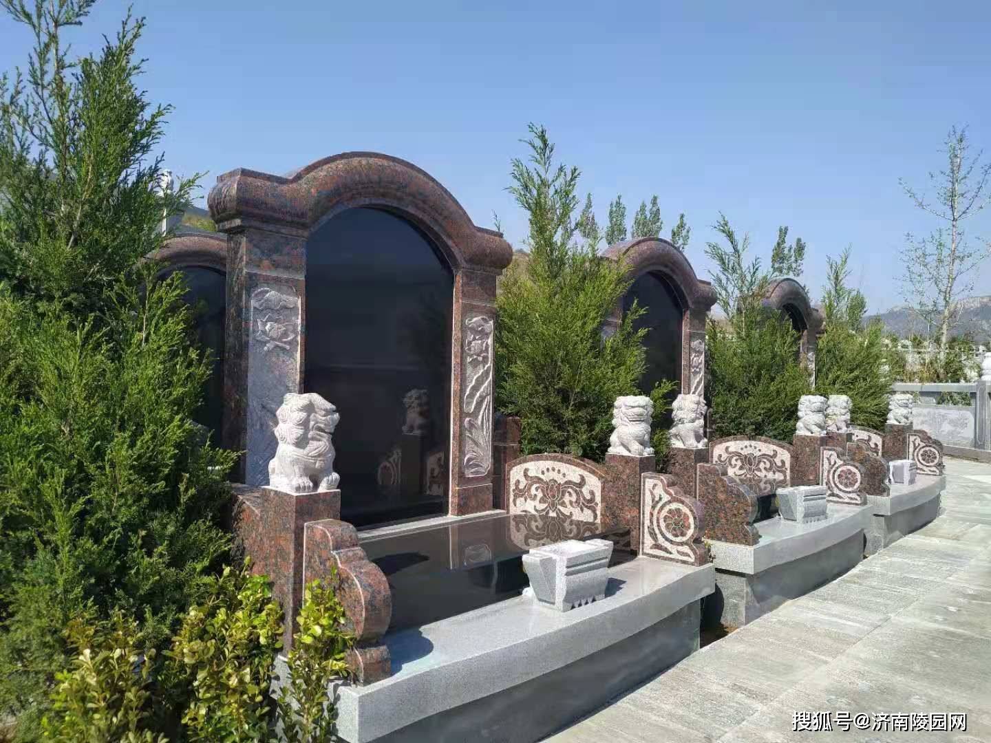 济南墓地里的风景