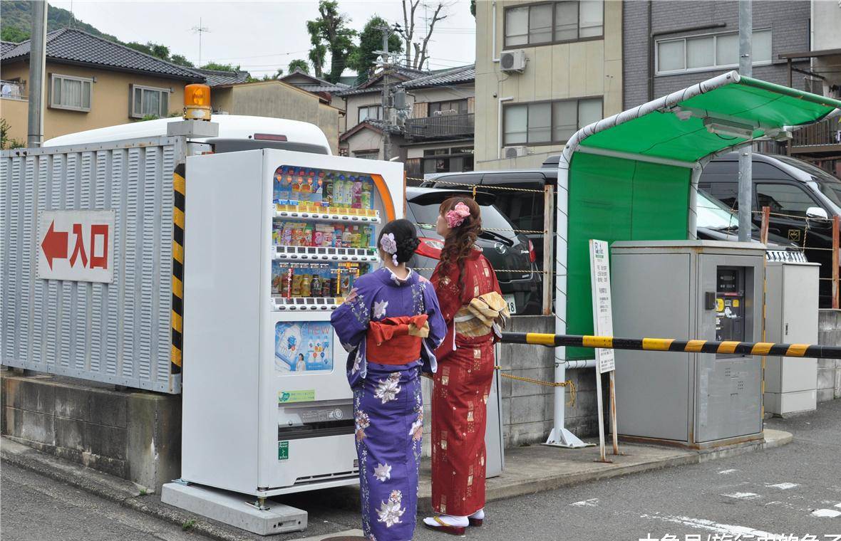 聊下日本"奇葩"的自动贩卖机文化