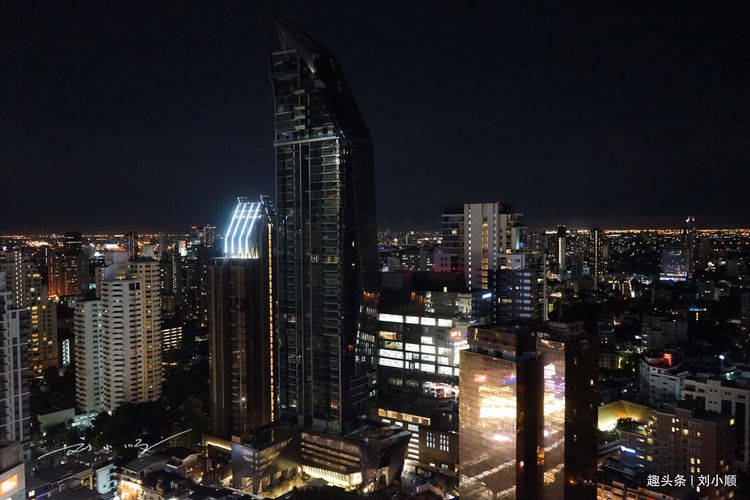 原创实拍泰国首都曼谷的城市夜景,你看看相当于中国的几线城市?