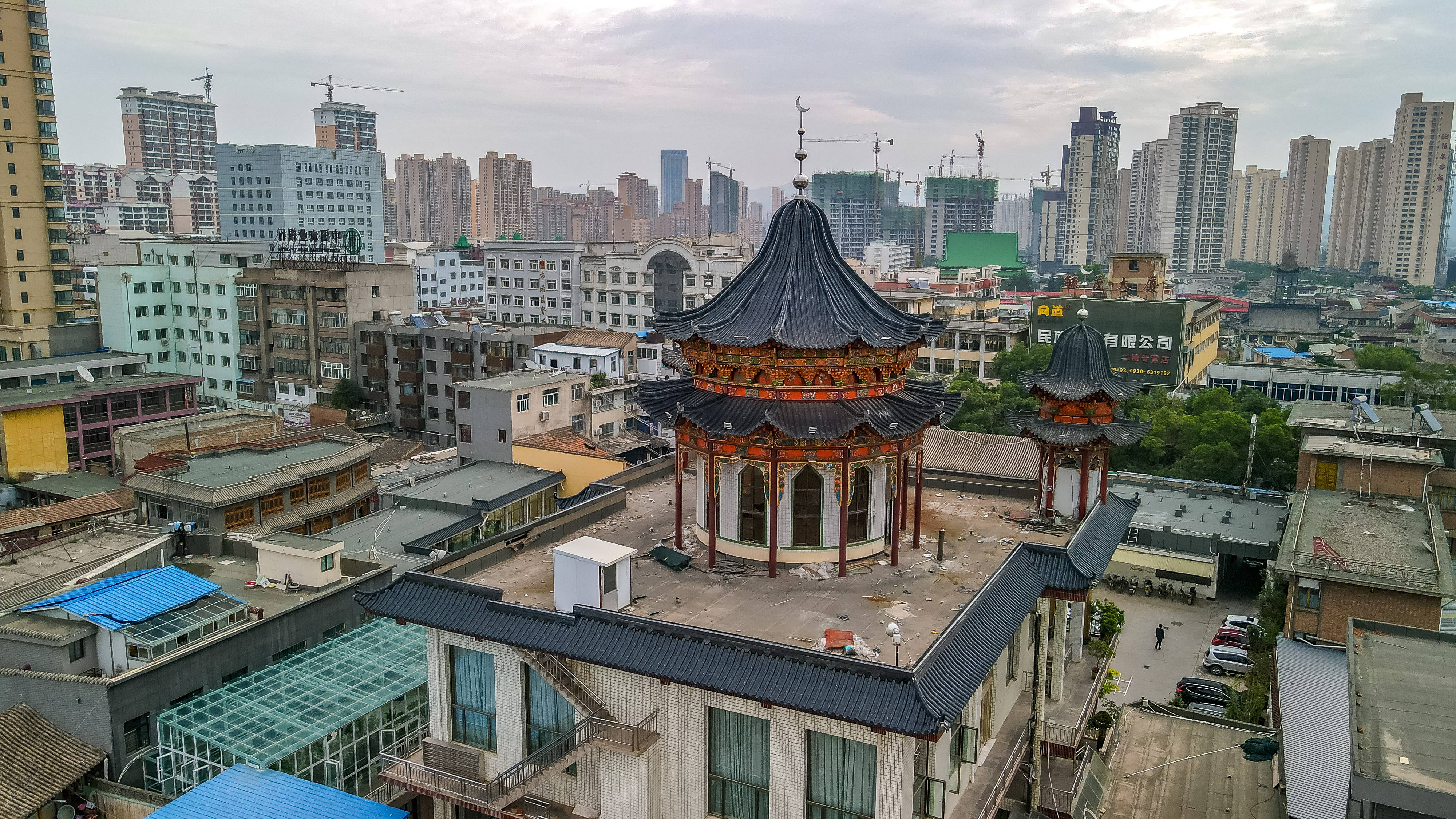 临夏必打卡的景点,八坊十三巷,邂逅古丝路的风情