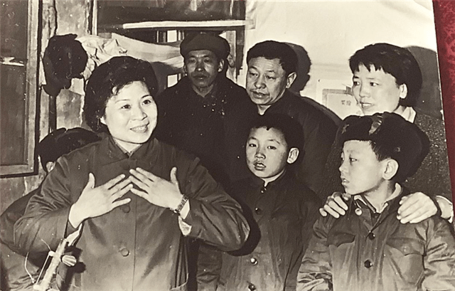 原创京剧表演艺术家刘秀荣逝世享年86岁,官方发讣告,生前最后近照曝光