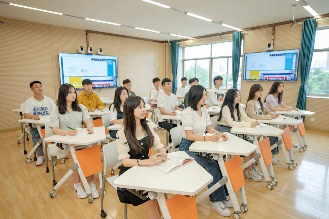 2021年9月,相约延安大学西安创新学院