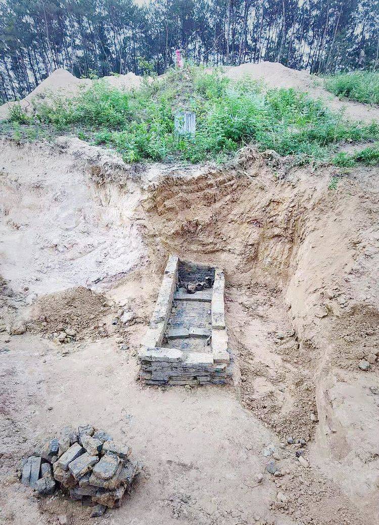 潜山市公墓建设工地发现古墓葬