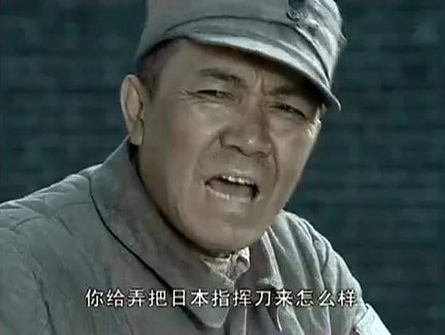 原创同样是《亮剑》,新版帅哥成群,当看到他们的袜子时,无奈的笑了