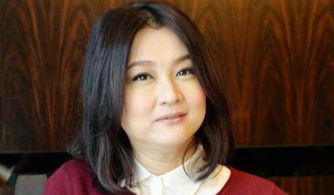 原创曾是新加坡阿姐,与老公相爱27年零绯闻,如今53岁胖到认不出