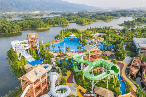 龙水湖寻龙水乐园作为重庆最大的湖滨水上乐园,依山傍水,自然资源独