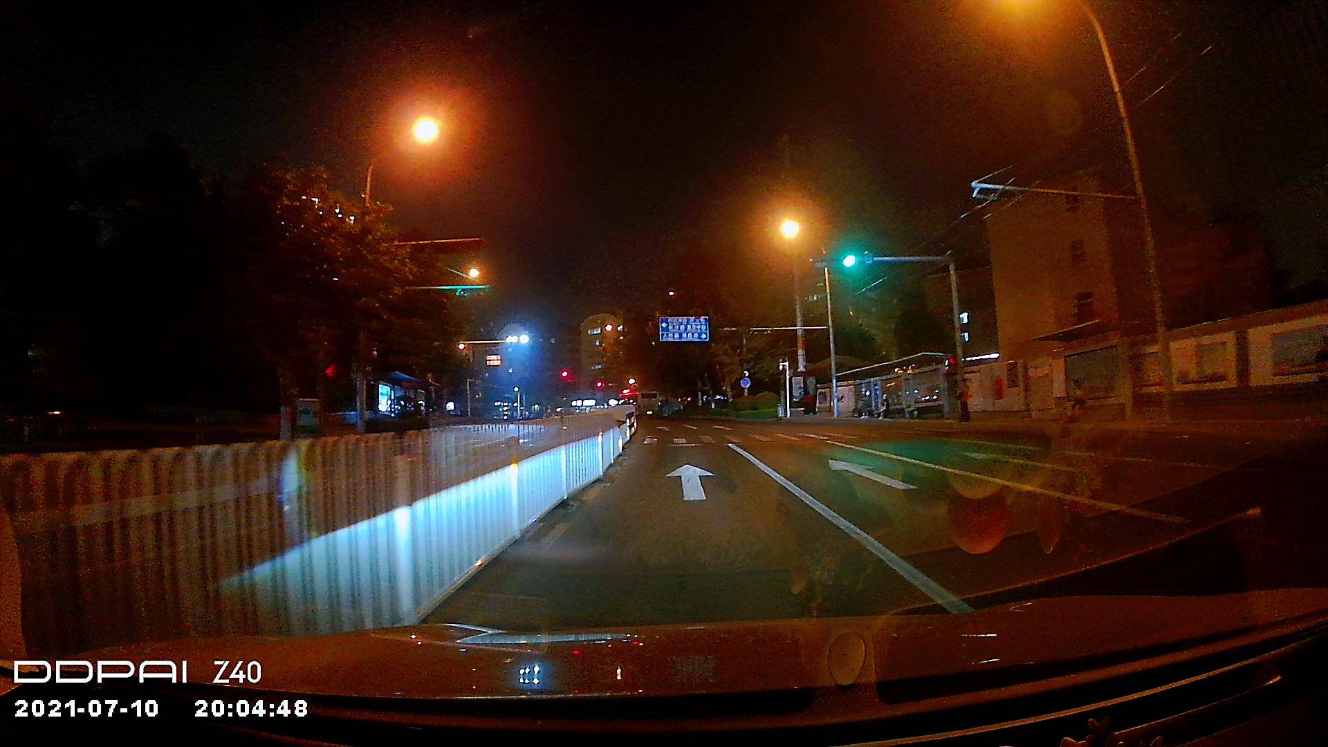 夜晚效果四:道路实拍