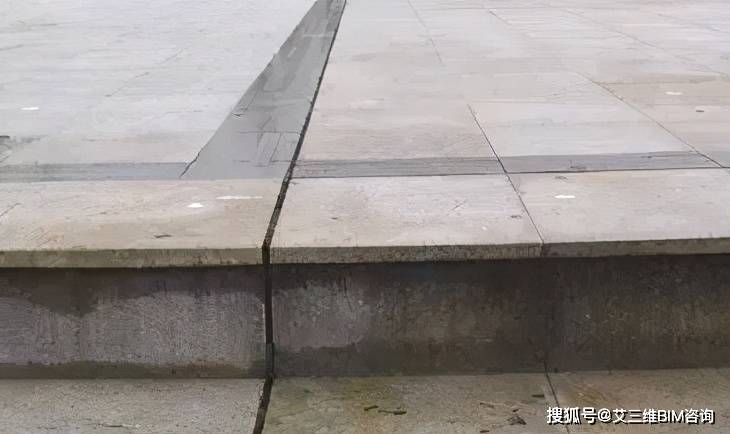 勾缝后擦洗 06伸缩缝处理 ▼伸缩缝上下对接