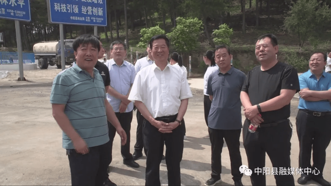 吕梁市人大常委会在中阳县开展《吕梁市城市绿化条例》执法调研