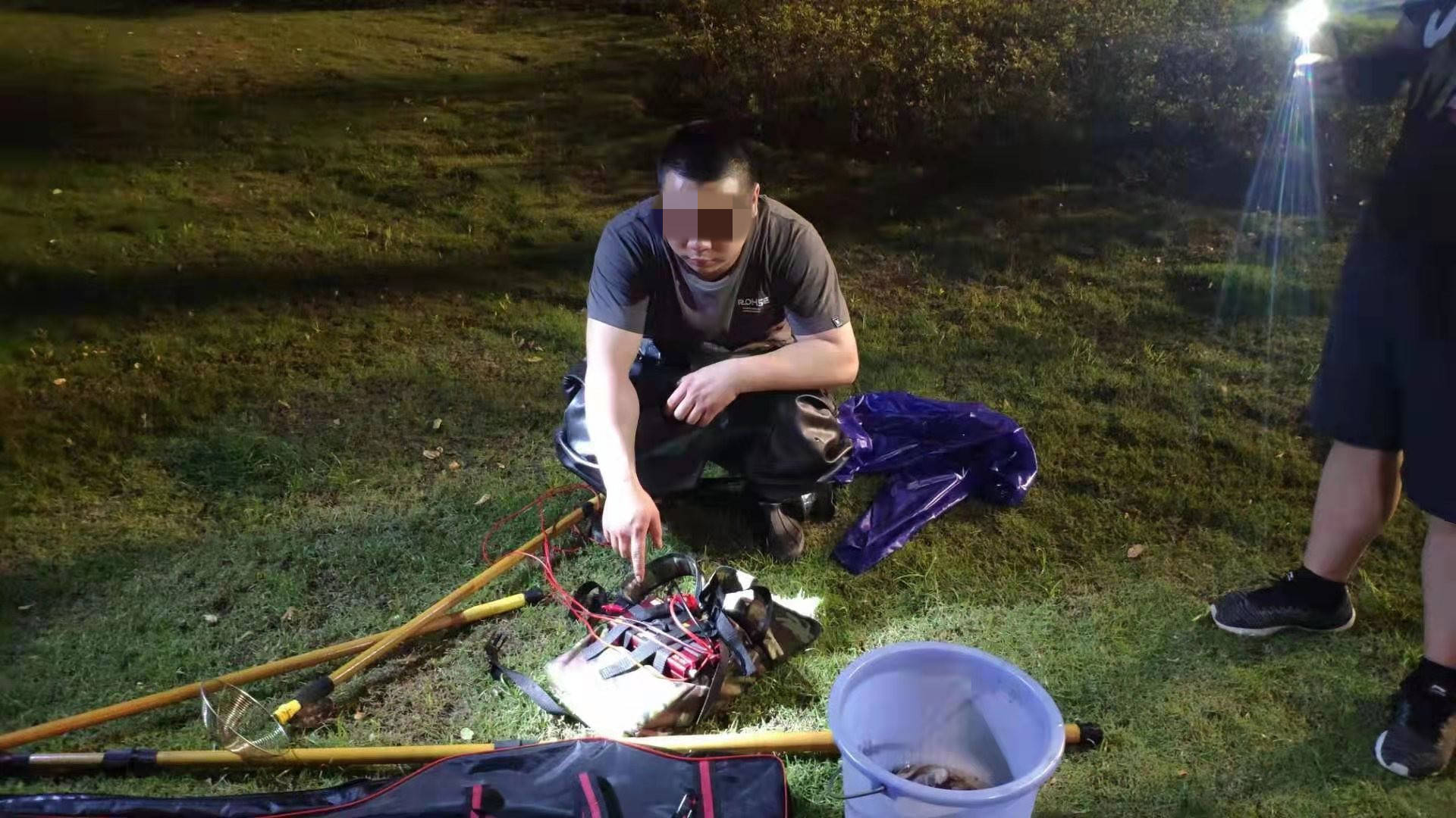 渝中警方破获一起非法电鱼案件并郑重提醒:自觉遵守十年禁渔规定