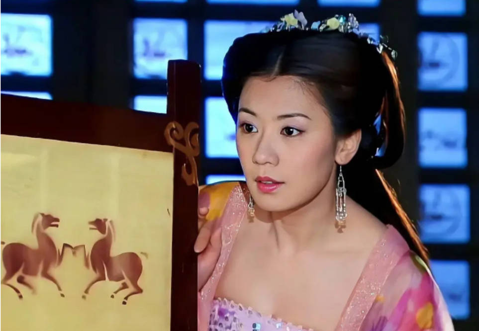 原创《至尊红颜》18年了,现在才发现剧中全员美女,赵文卓老婆都垫底!