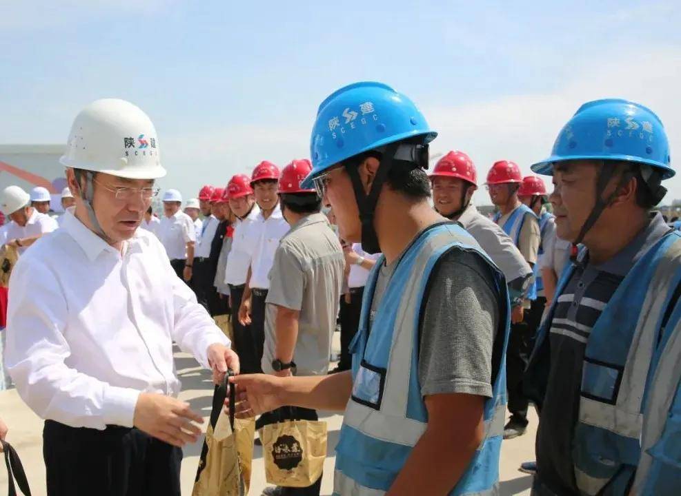 陕建集团党委副书记,总经理毛继东慰问地铁10号线2标段一工区 贰