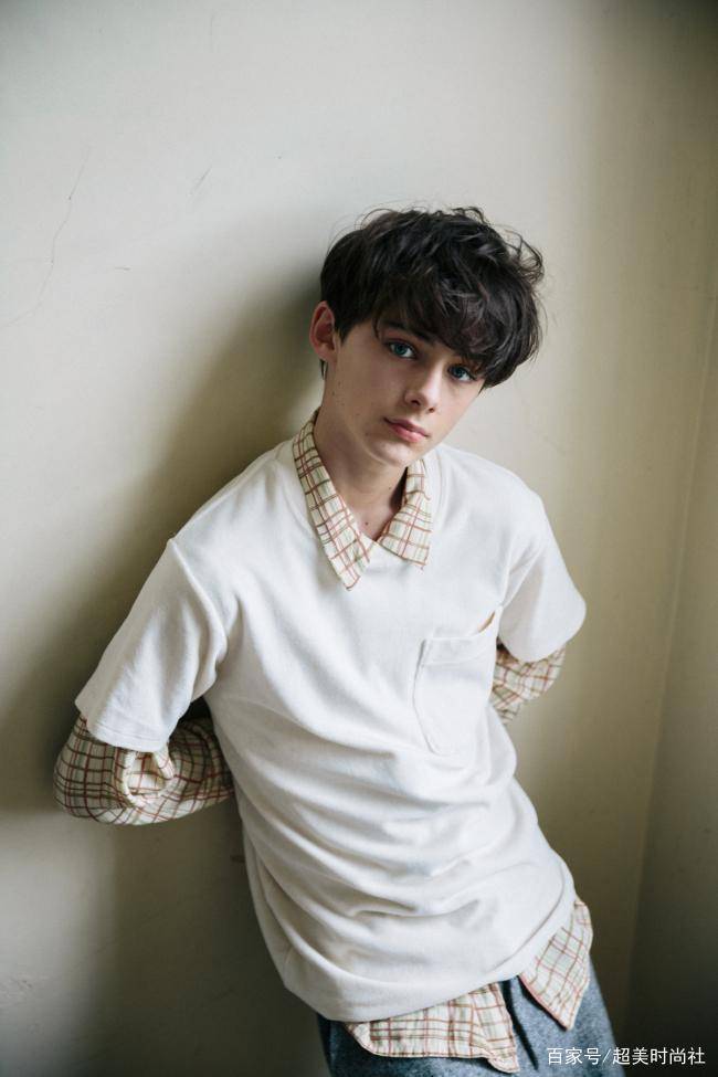 世界最美男孩长大了,年仅16岁身高193,有腹肌颜值更有