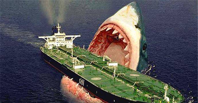 龙王鲸被认为是鲸的祖先,与鼠白鲨相生相克,最后得到巨齿鲨帮忙