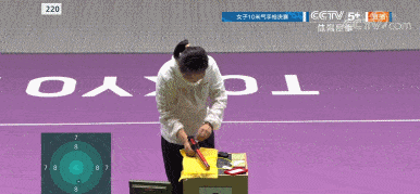 女子10米气手枪遗憾失金牌!最后二枪发挥欠佳