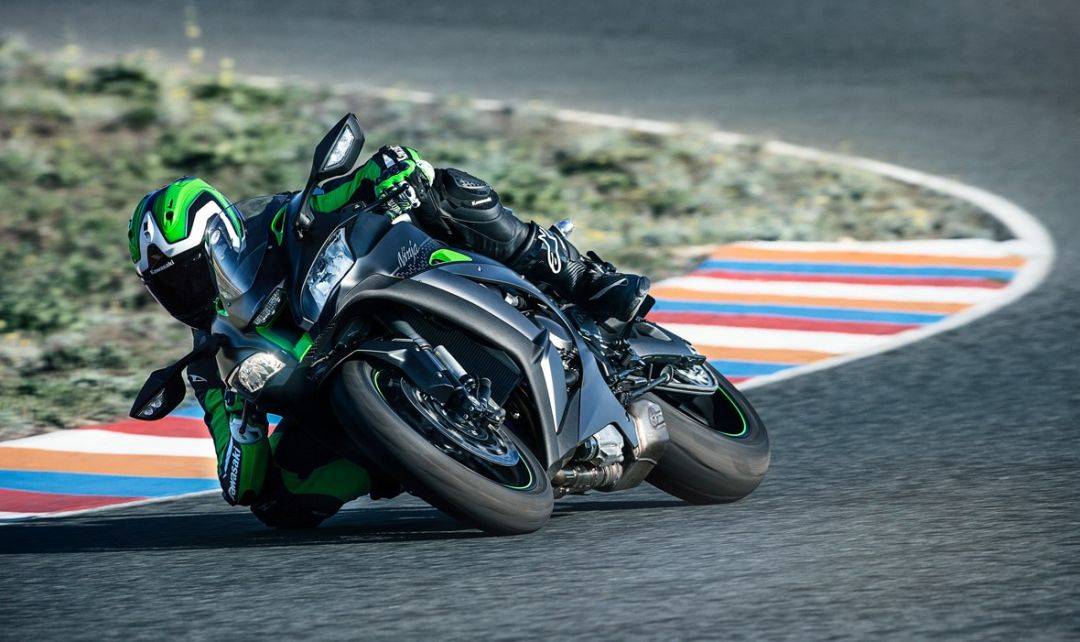 ninjia zx-10r se:28.9万元! ninja h2 carbon:42.4万元!