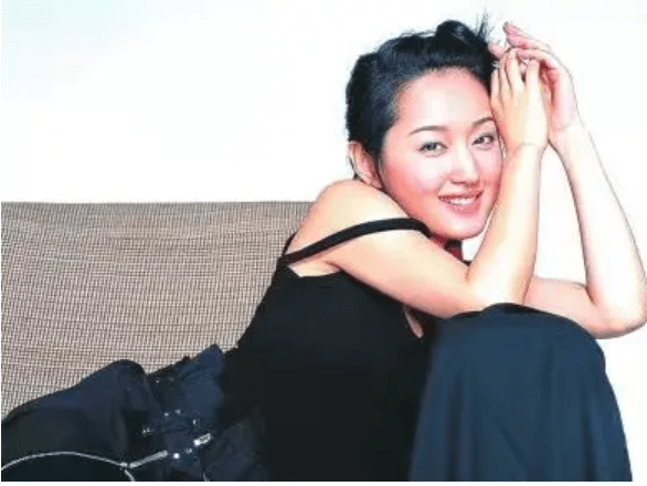 然而生活并没有杨钰莹想象中美好, 她越来越感觉赖文峰的控制欲太强
