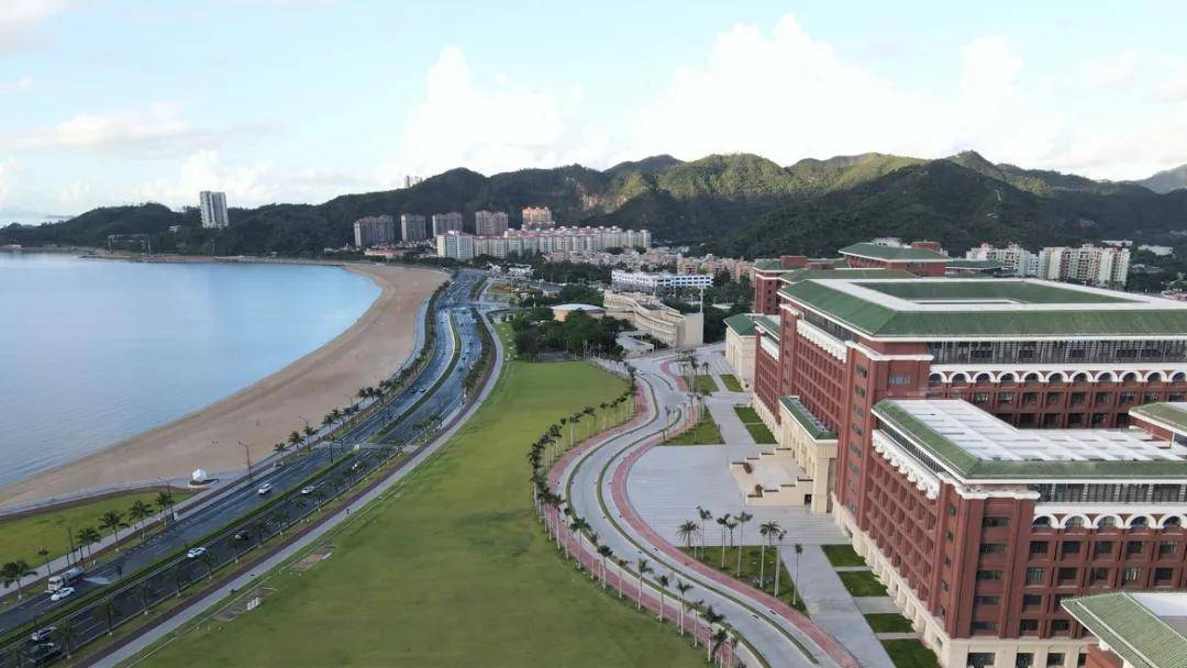 中山大学珠海校区(摄影:李锦洋)