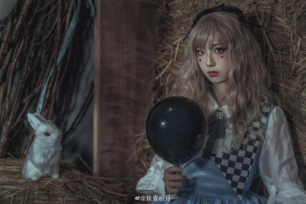 lolita爱丽丝反向人格