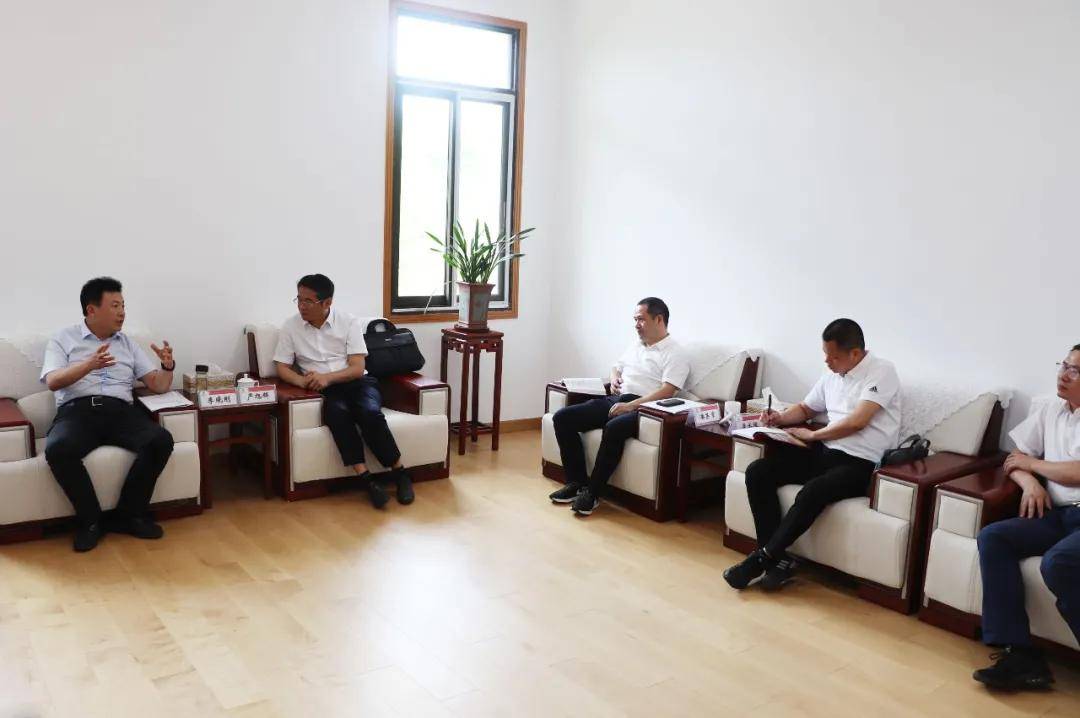 李晓刚会见严旭辉一行