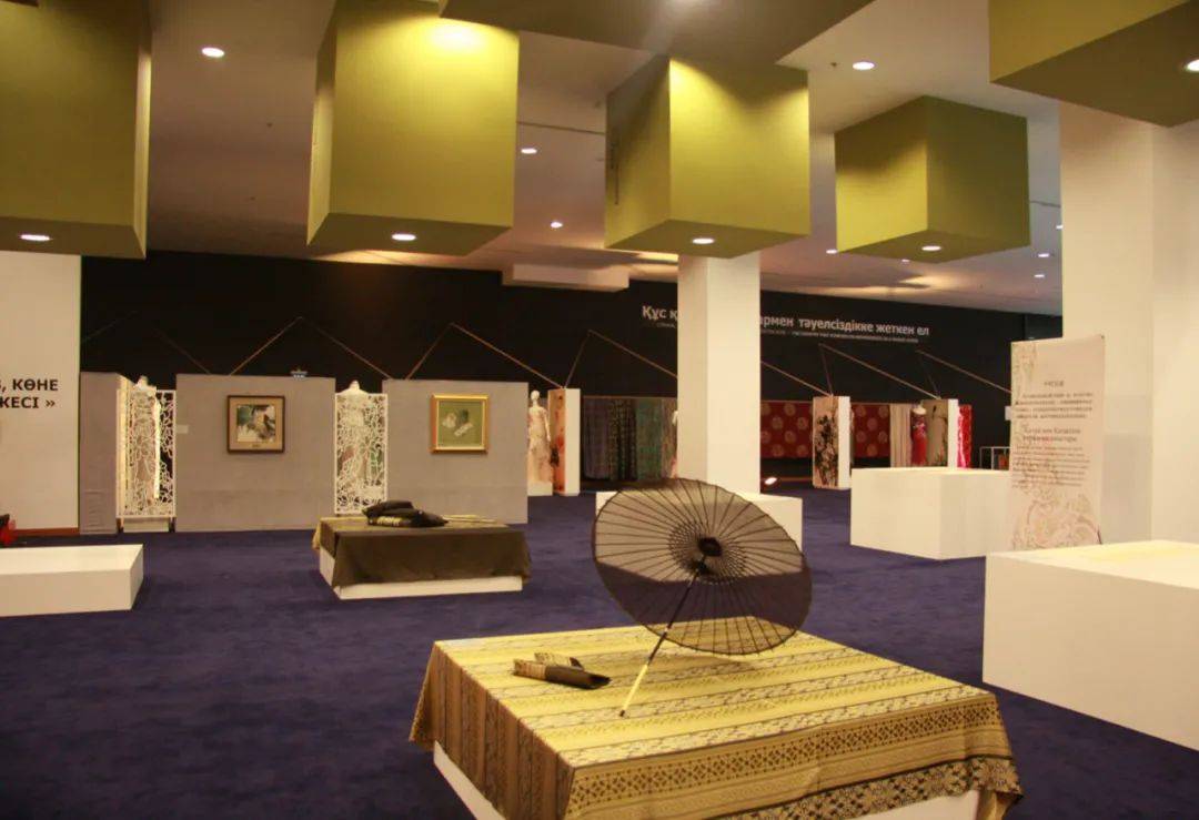 冯荟:与中国丝绸博物馆合作起于2006年,坐落于杭州西子湖畔的中国