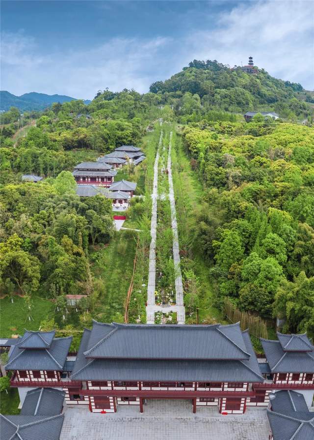 「彭祖山」四面环山的养生胜地