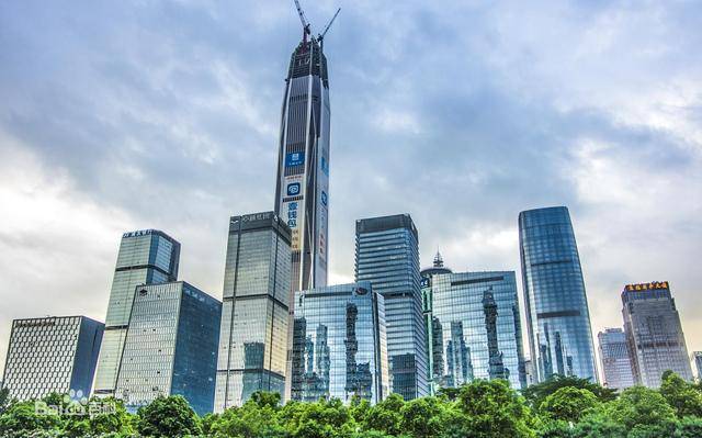 深圳第一高楼高达599米高耸挺拔很壮观却有个遗憾