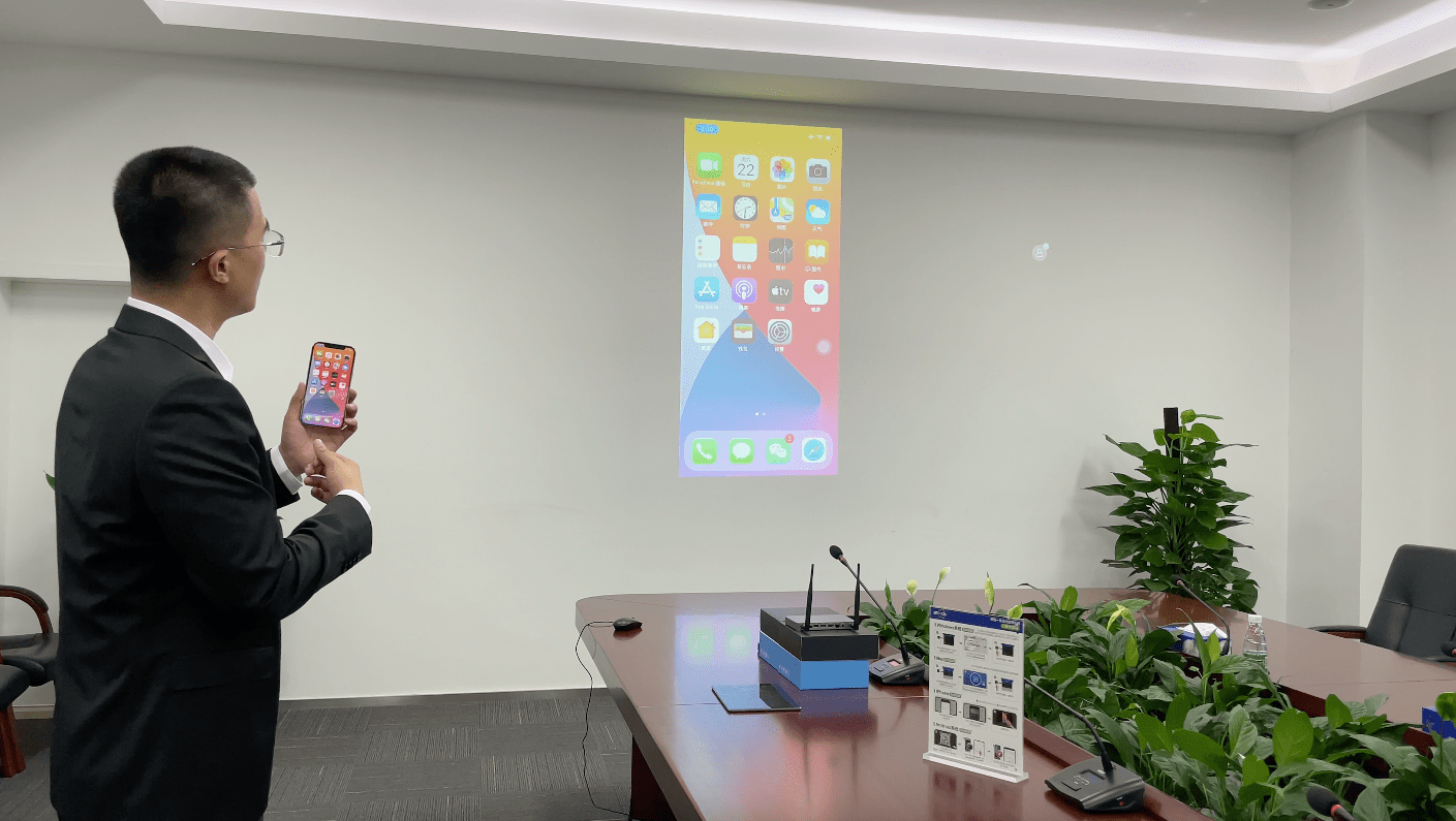 苹果iphone手机和ipad平板投屏的图片展示