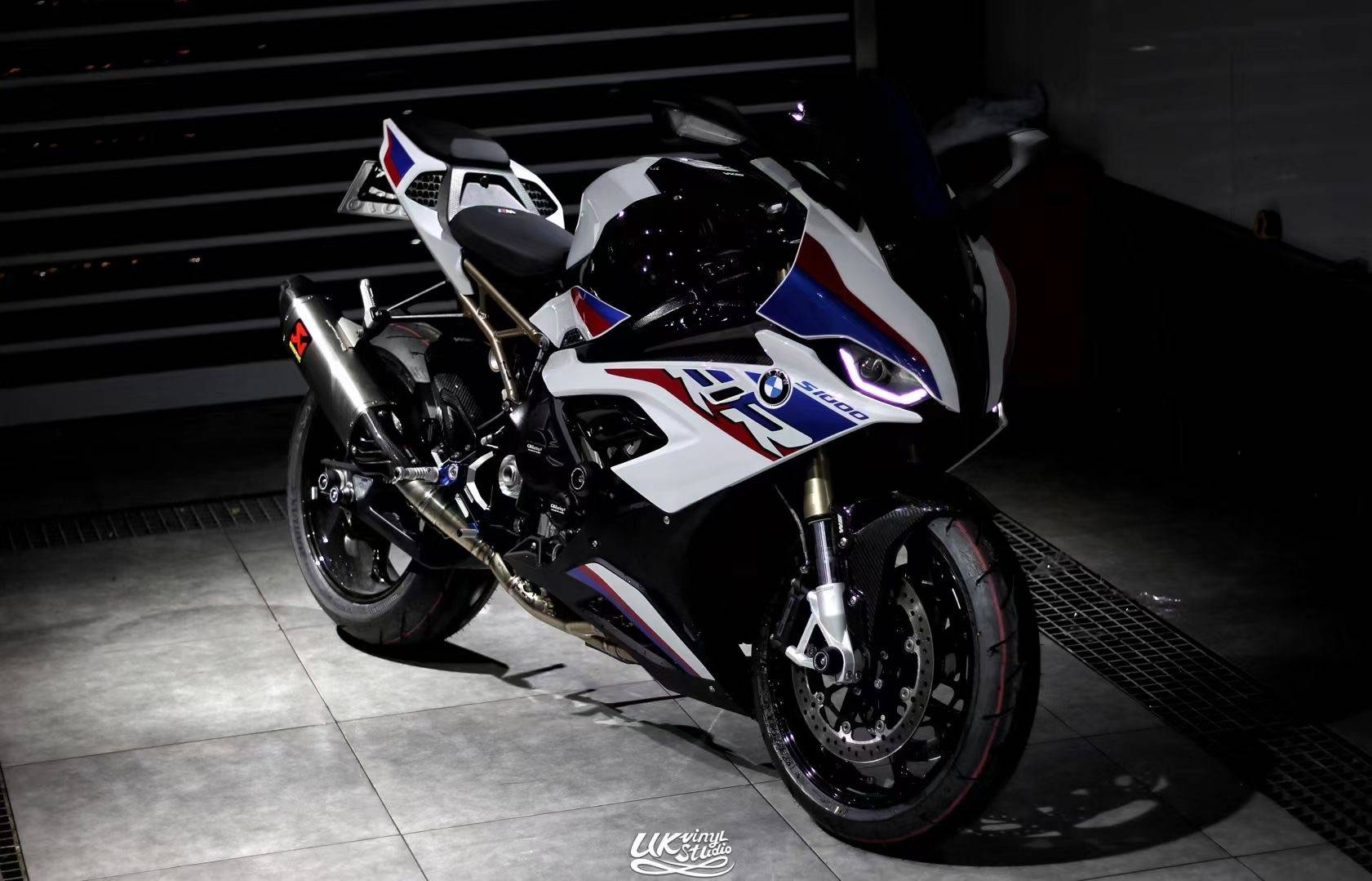 立于不败之地的摩托车就是宝马s1000rr