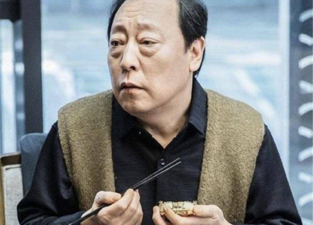 娱乐圈里那些长得很丑,却演技炸裂的男演员们