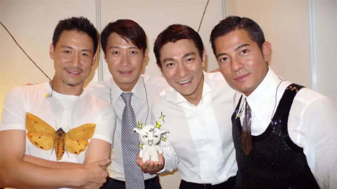尽管近年港剧式微,tvb经历了从鼎盛到没落,但香港男艺人颜值"超长待机