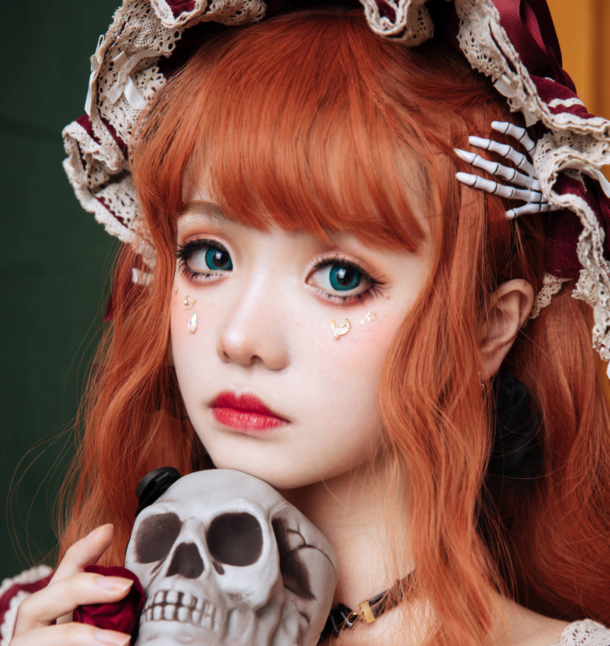 原创洛丽塔模特长寇的洋娃娃眼妆怎么画双眼皮的贴法最重要