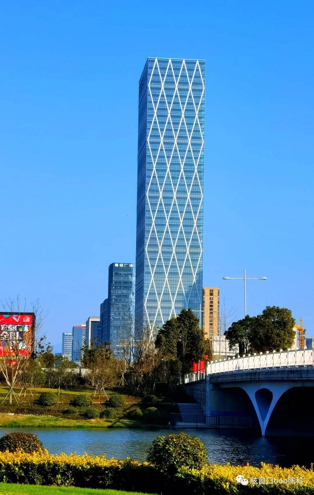一座风格独特的地标建筑:国华金融中心大厦(建筑美景掠影)_宁波