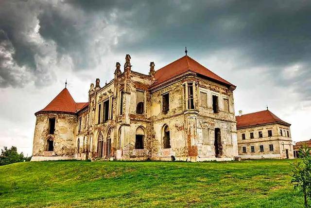 东欧公主的城堡长什么样罗马尼亚的城堡游建筑家的天堂