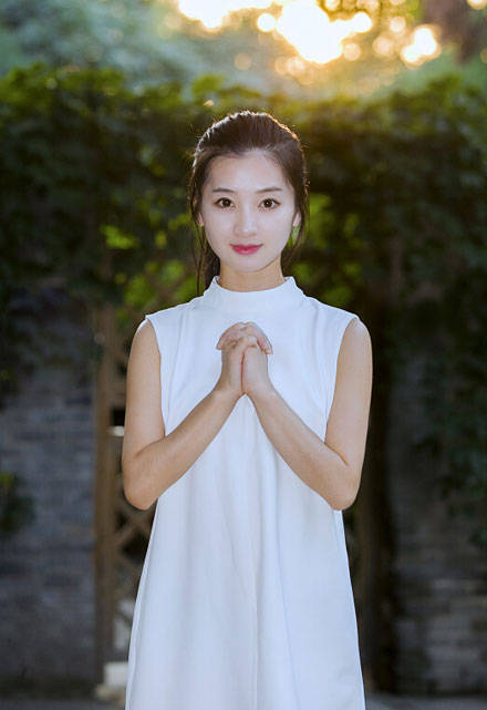 曾是赵丽颖替身,长相比她还美,如今终于用努力成功吸粉_李可