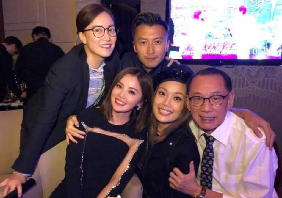 一些霍汶希不能出面的事,自然也就由杨受成出面了.