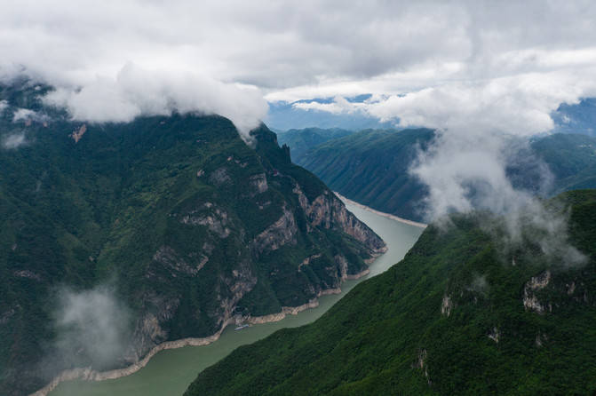 长江三峡第二峡巫峡,吃万州烤鱼